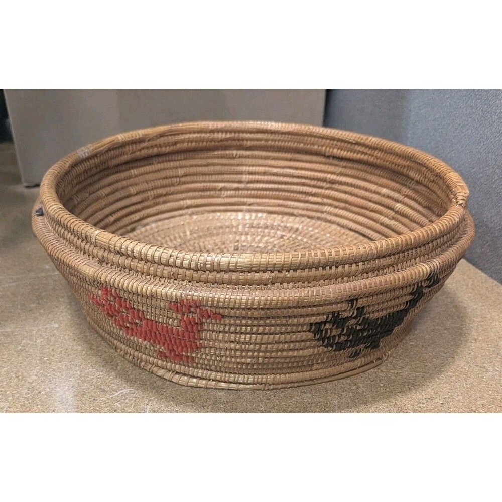 20th Century Vintage Tohono O’odham Coiled Basket 10" - Bird Motif